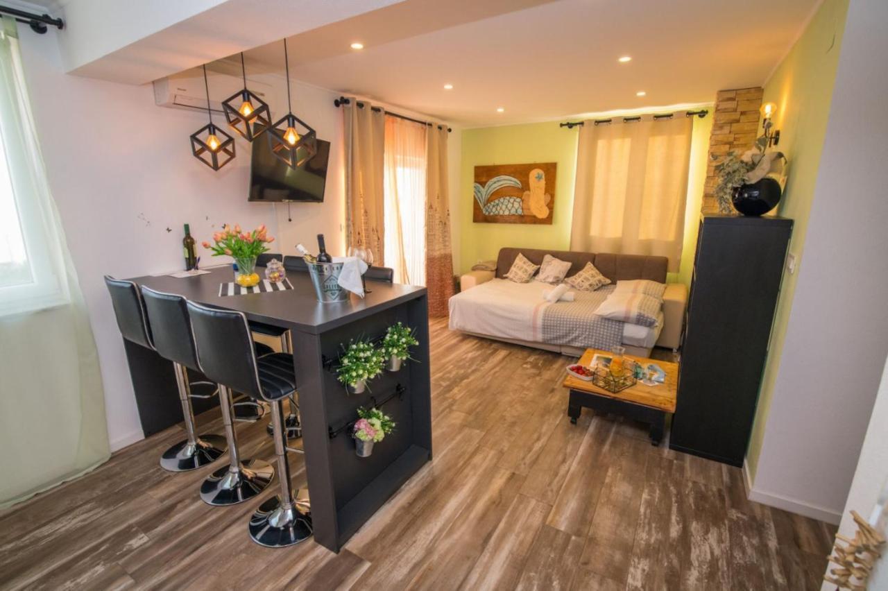 Apartment Traversa Novalja Ngoại thất bức ảnh