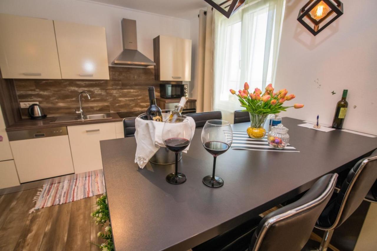 Apartment Traversa Novalja Ngoại thất bức ảnh